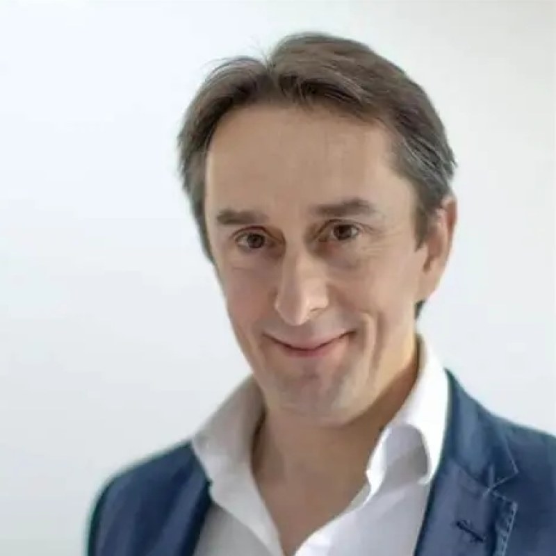 Adie Holt headshot